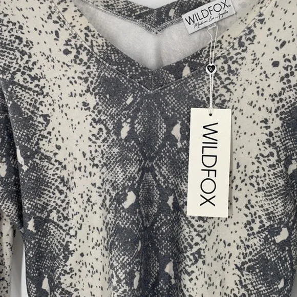 WILDFOX Python Stripe Daphne V-Neck long sleeve top - Picture 6 of 13